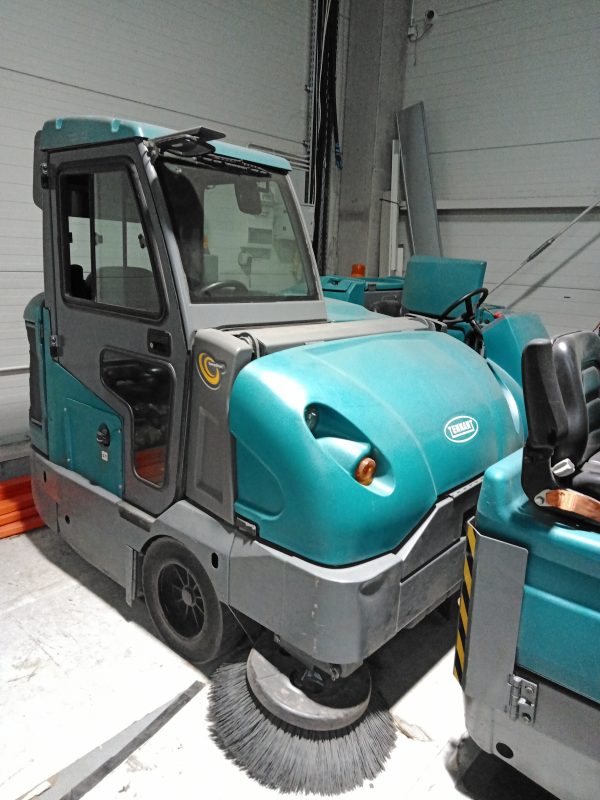 S30 D SWEEPER DURAMER HOPPER WITH CABIN