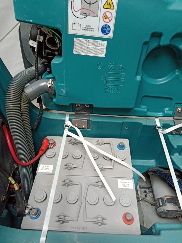 T300 50CM CYLINDRIC SCRUBBER DRYER