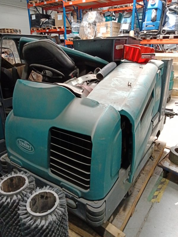 M20 DIESEL SCRUBBER-SWEEPER