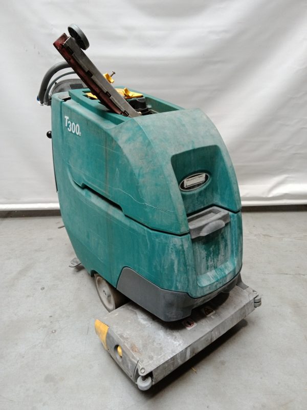 T300 50CM CYL SCRUBBER DRYER