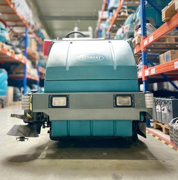8300 BATTERY RIDER SWEEPER-SCRUBBER