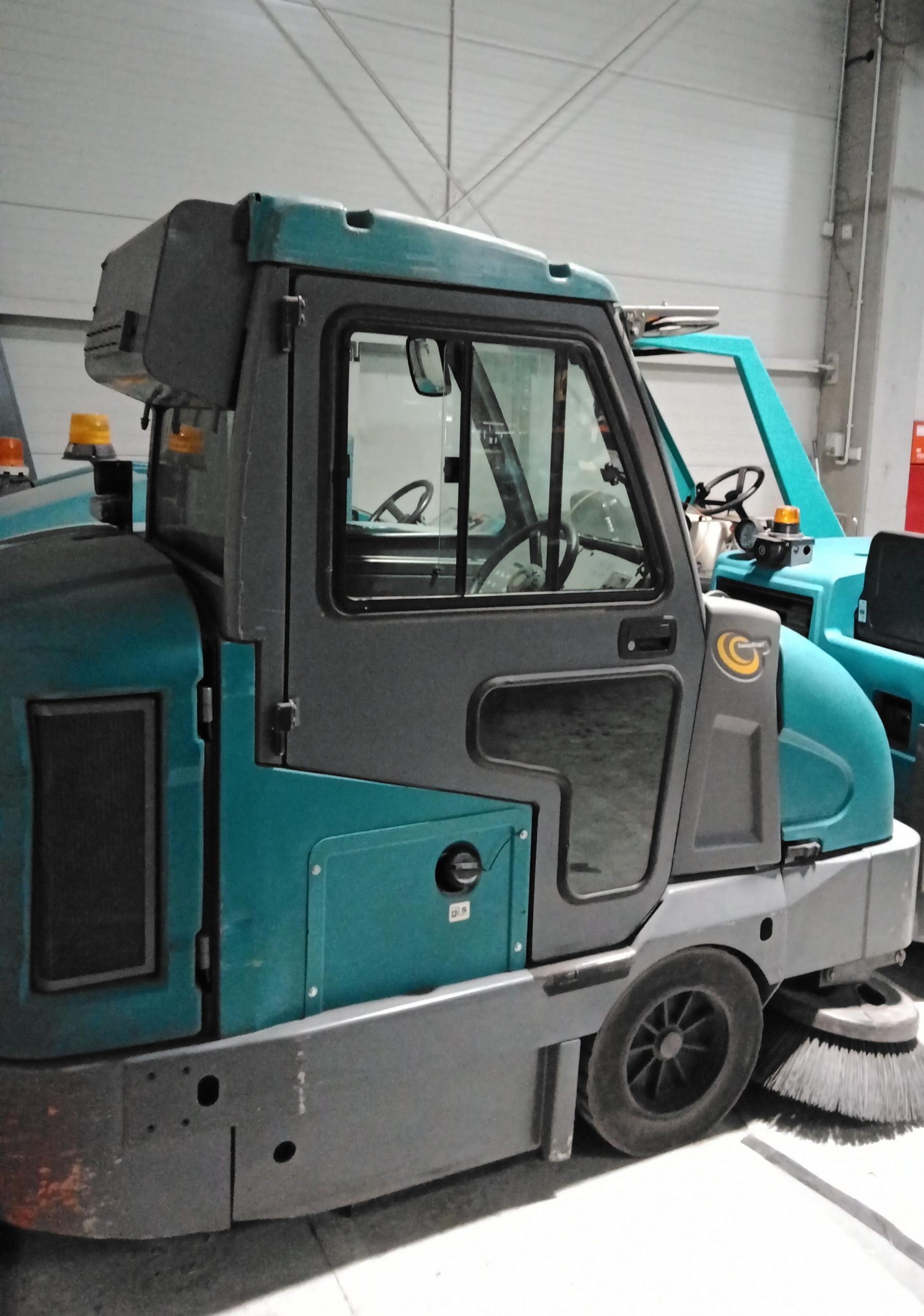S30 D SWEEPER DURAMER HOPPER WITH CABIN - Tenrent polska S30 D SWEEPER DURAMER HOPPER WITH CABIN