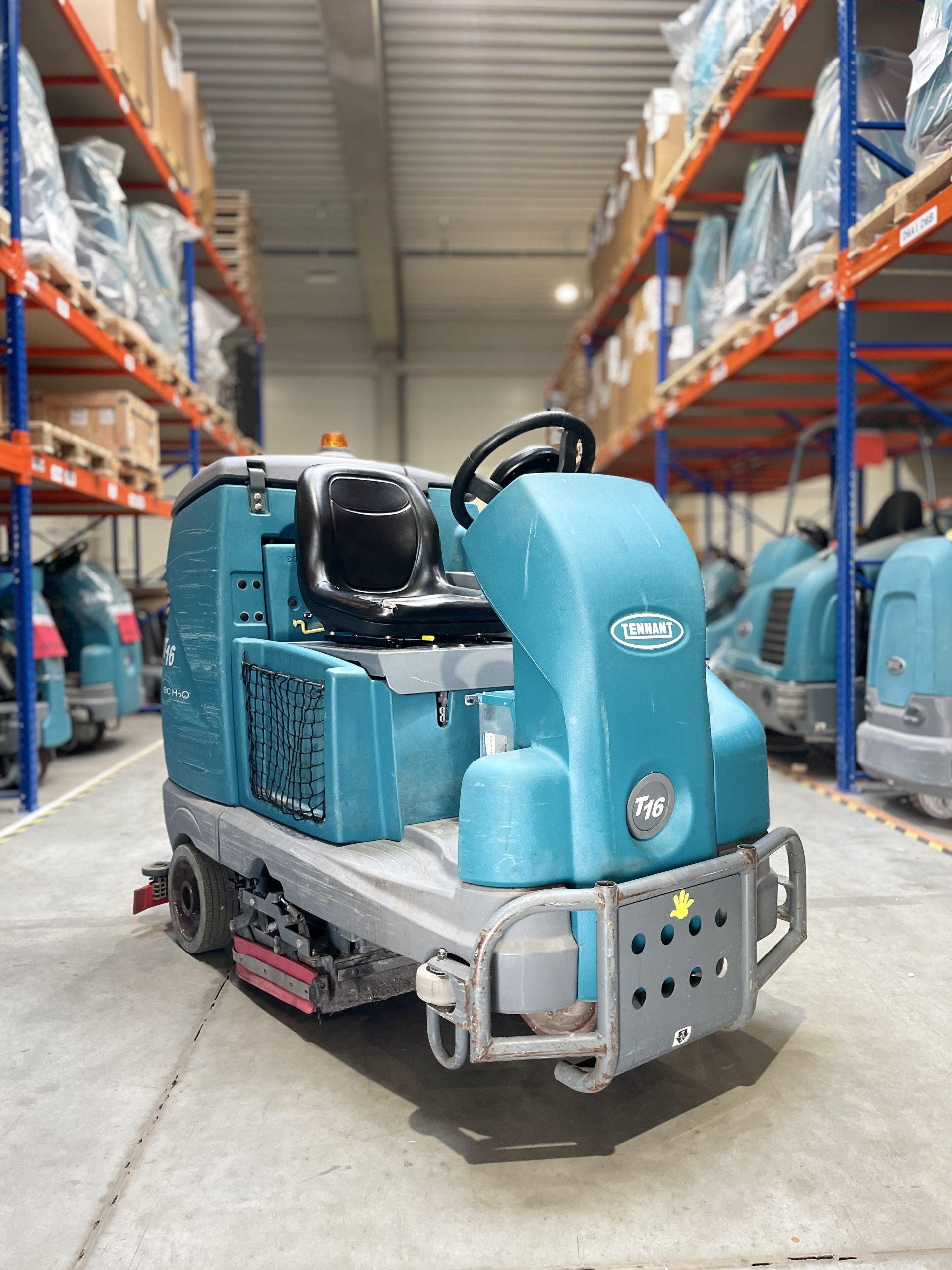 T16 DISC SCRUBBER-DRYER T16 DISC SCRUBBER-DRYER