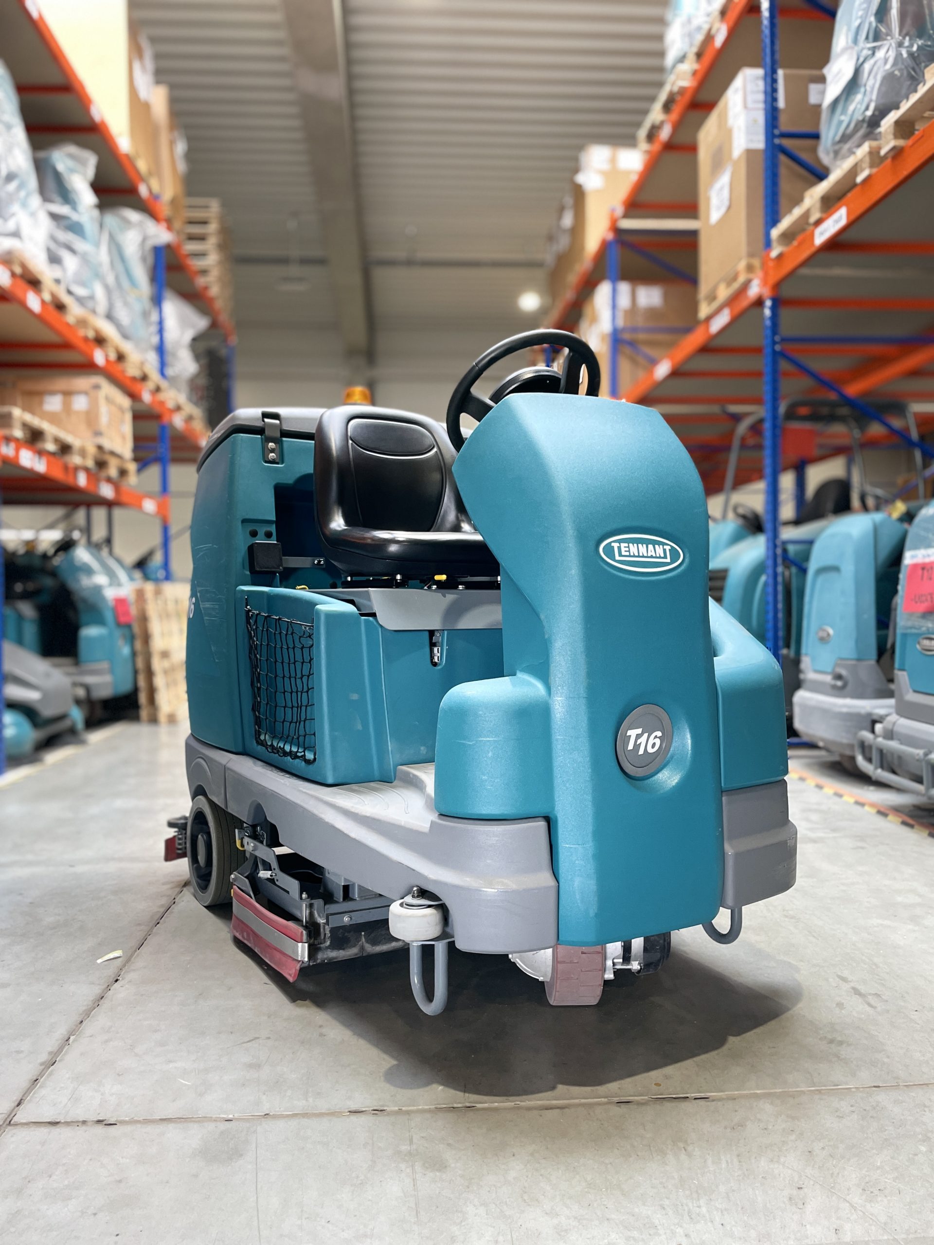 T16 DISC SCRUBBER-DRYER T16 DISC SCRUBBER-DRYER