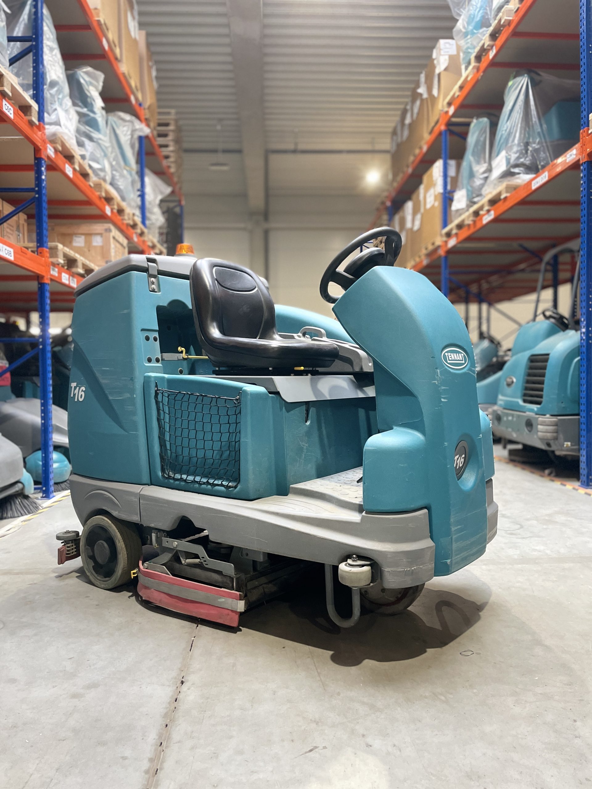 T16 DISC SCRUBBER-DRYER T16 DISC SCRUBBER-DRYER
