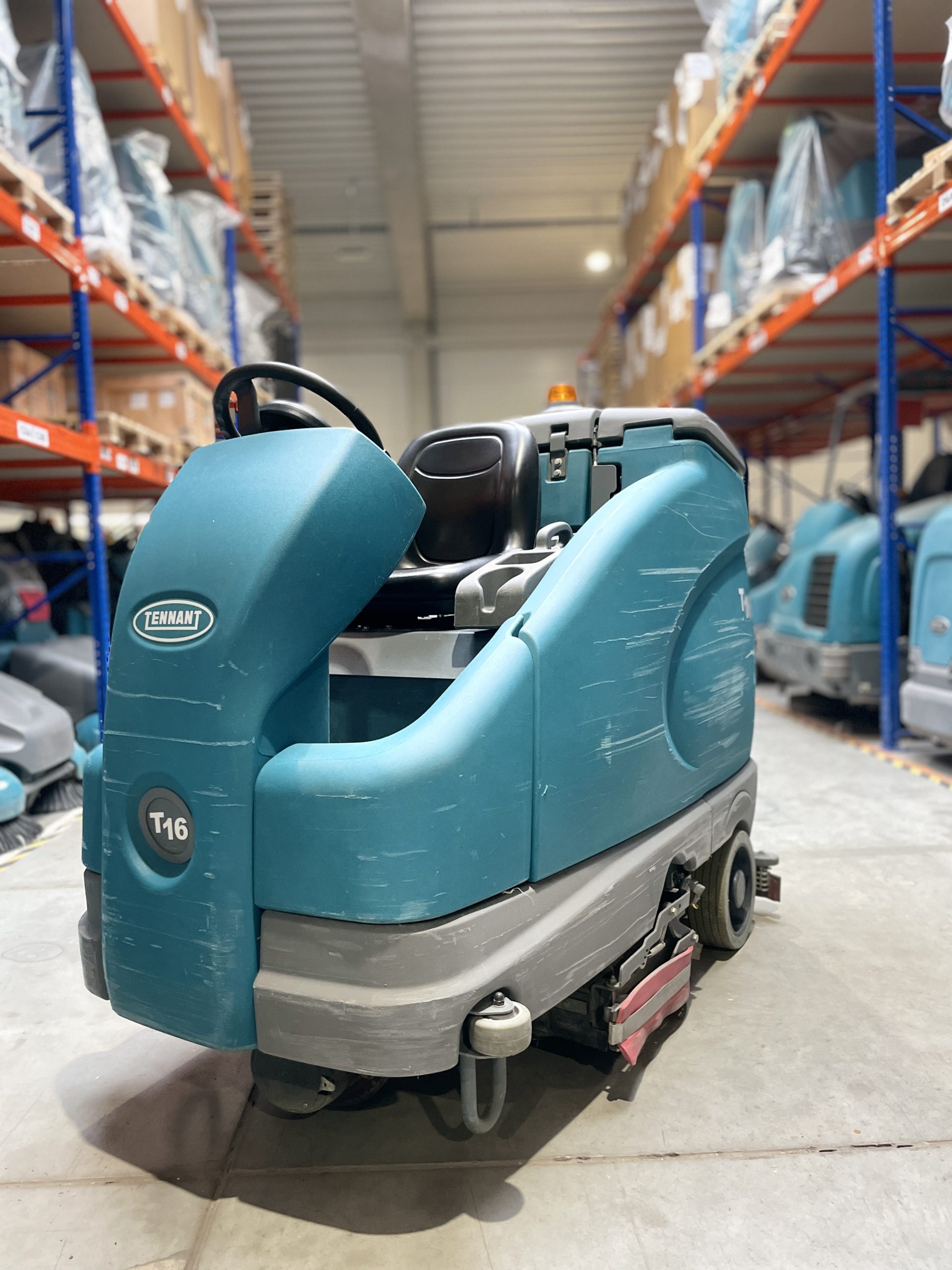 T16 DISC SCRUBBER-DRYER T16 DISC SCRUBBER-DRYER