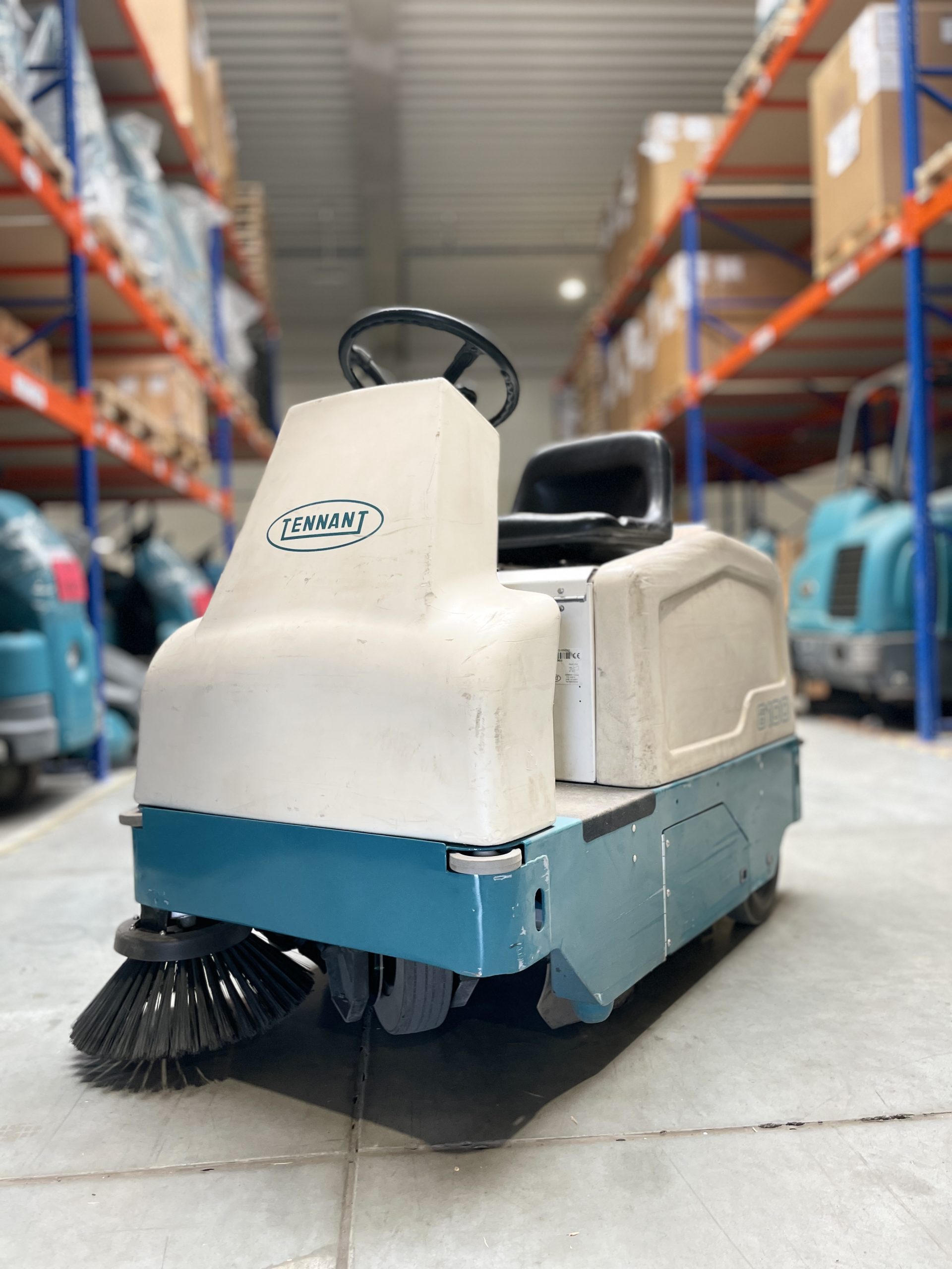 6100 ELECTRIC SWEEPER 6100 ELECTRIC SWEEPER