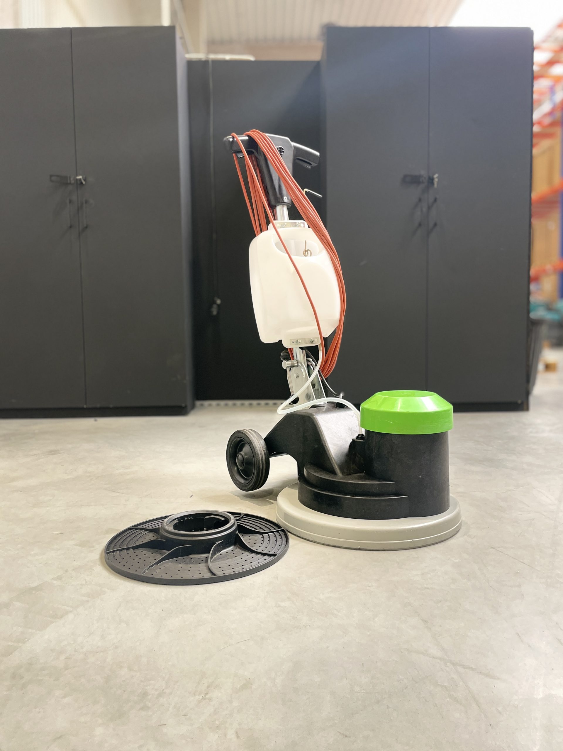 IPC ORBIS ECO MANUAL SWEEPER IPC ORBIS ECO MANUAL SWEEPER