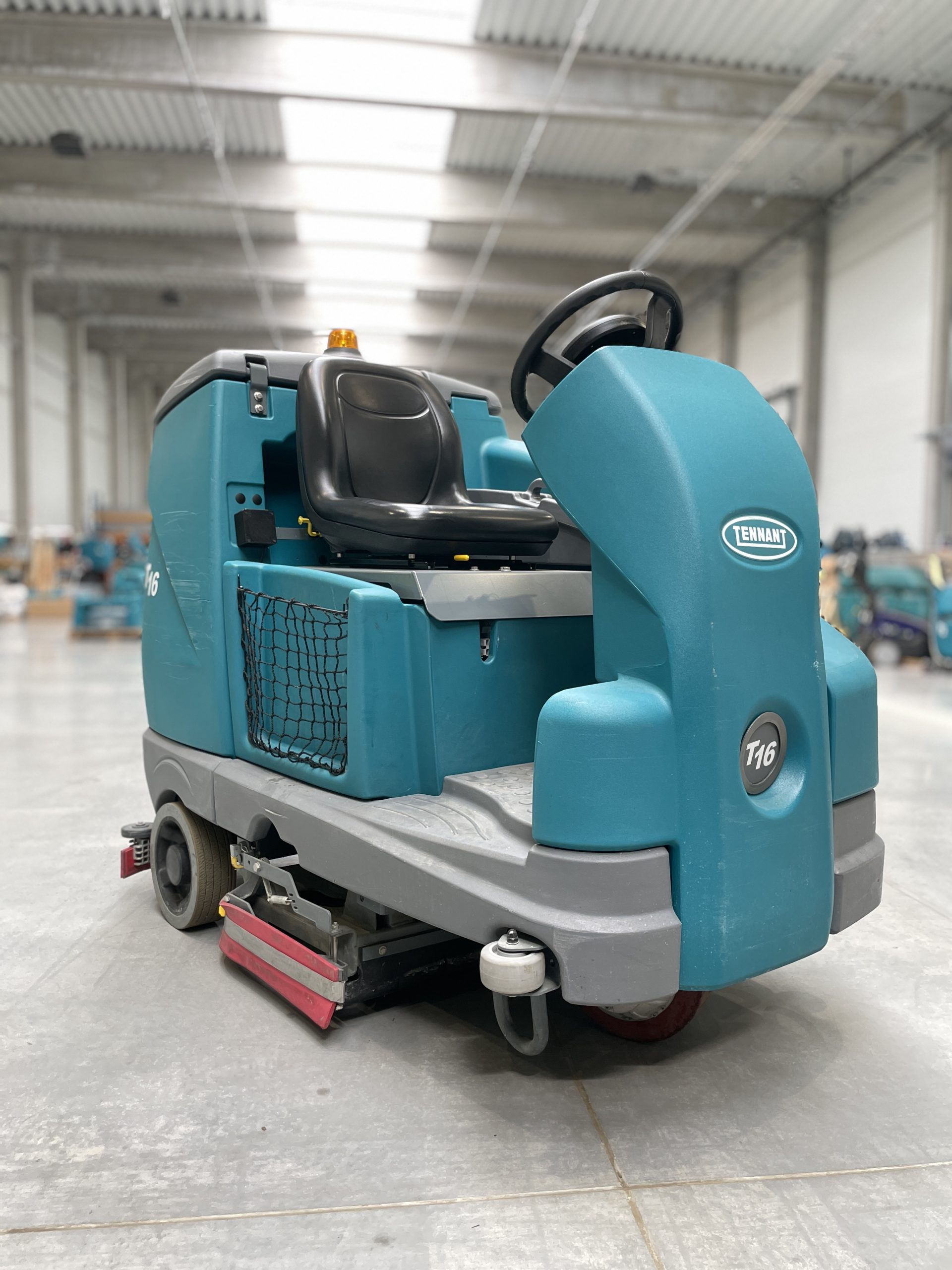 T16 DISC SCRUBBER-DRYER T16 DISC SCRUBBER-DRYER